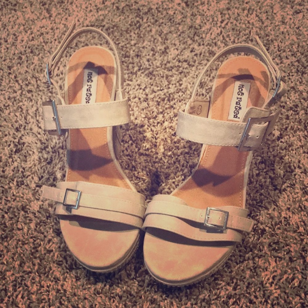 BEAUTIFUL wedge heels!!